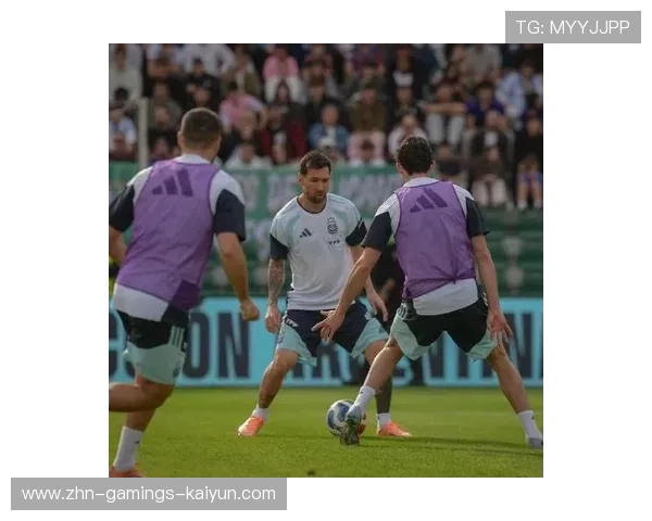 梅西激情助教小朋友训练引发关注